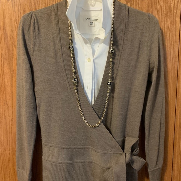 TH 100% wool cardigan wrap - Picture 3 of 12